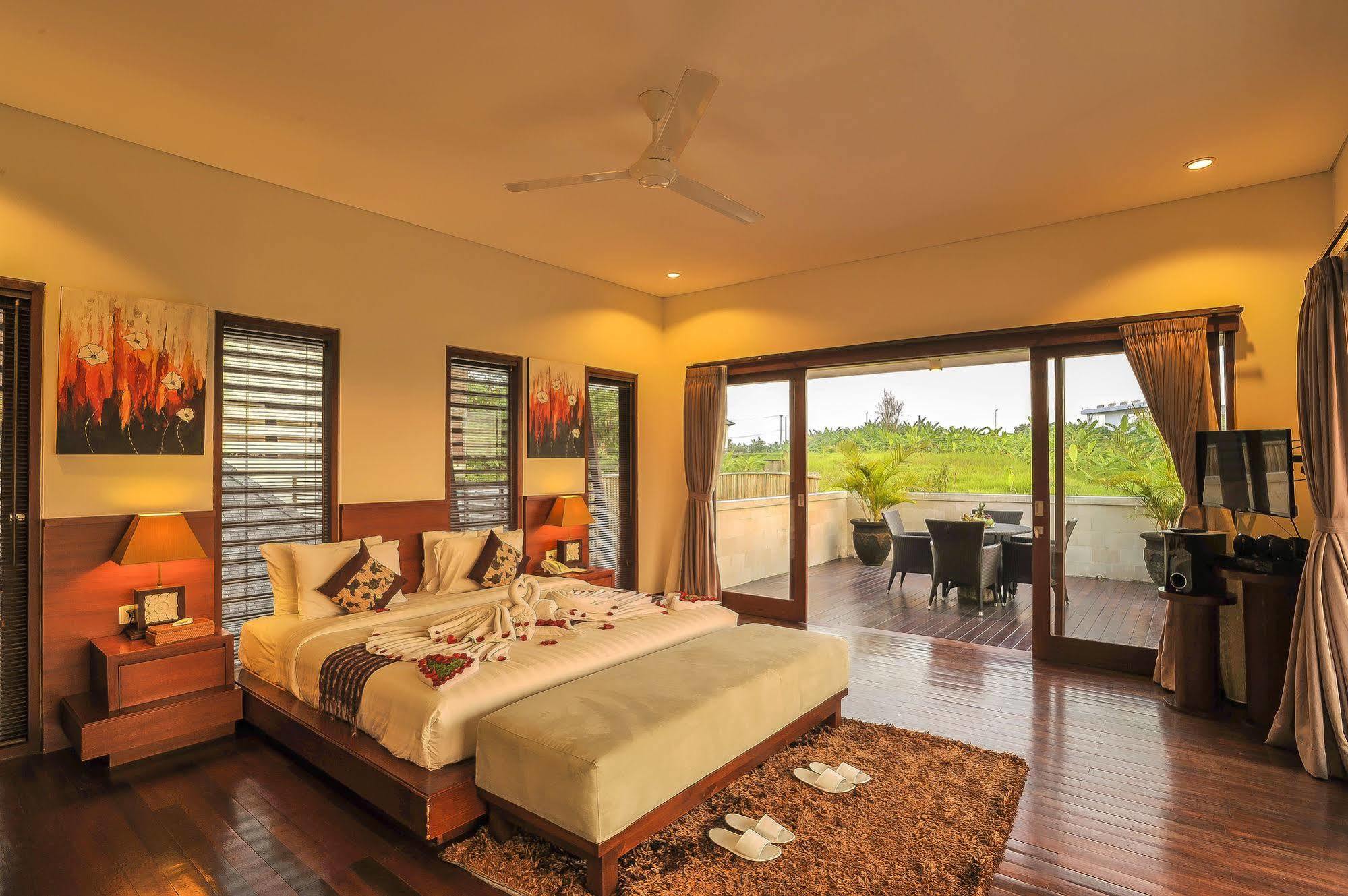 Aksata Villas Canggu Екстериор снимка