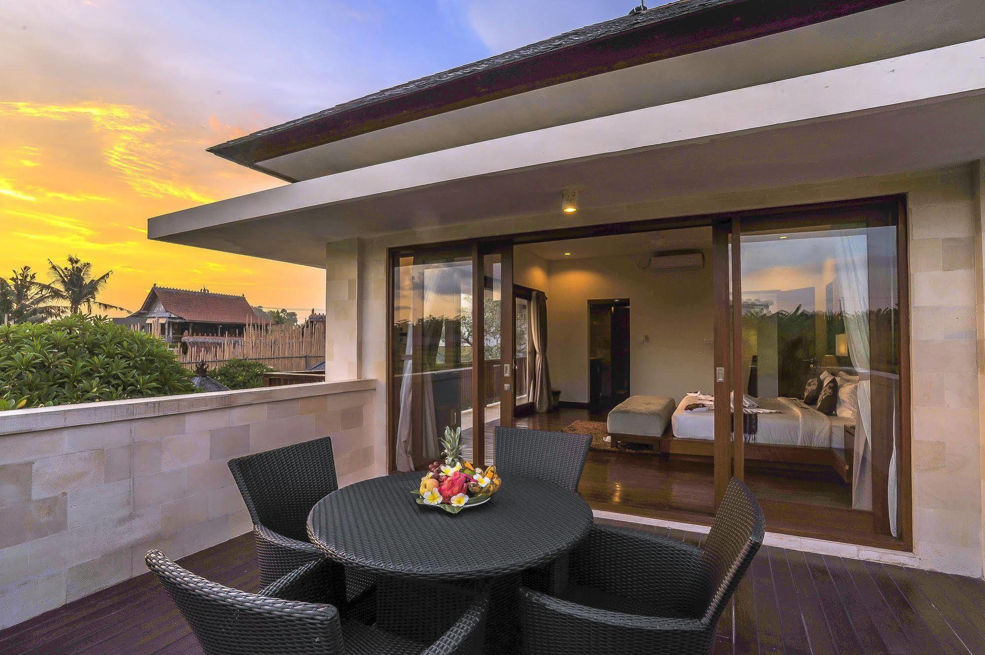 Aksata Villas Canggu Екстериор снимка